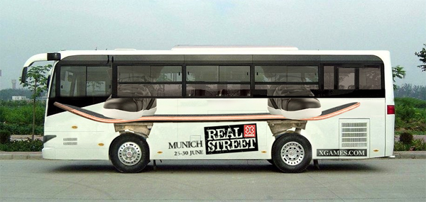公交车身广告